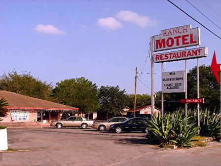 Lakeside Inn & Suites By Oyo Mathis I 37 Exterior foto